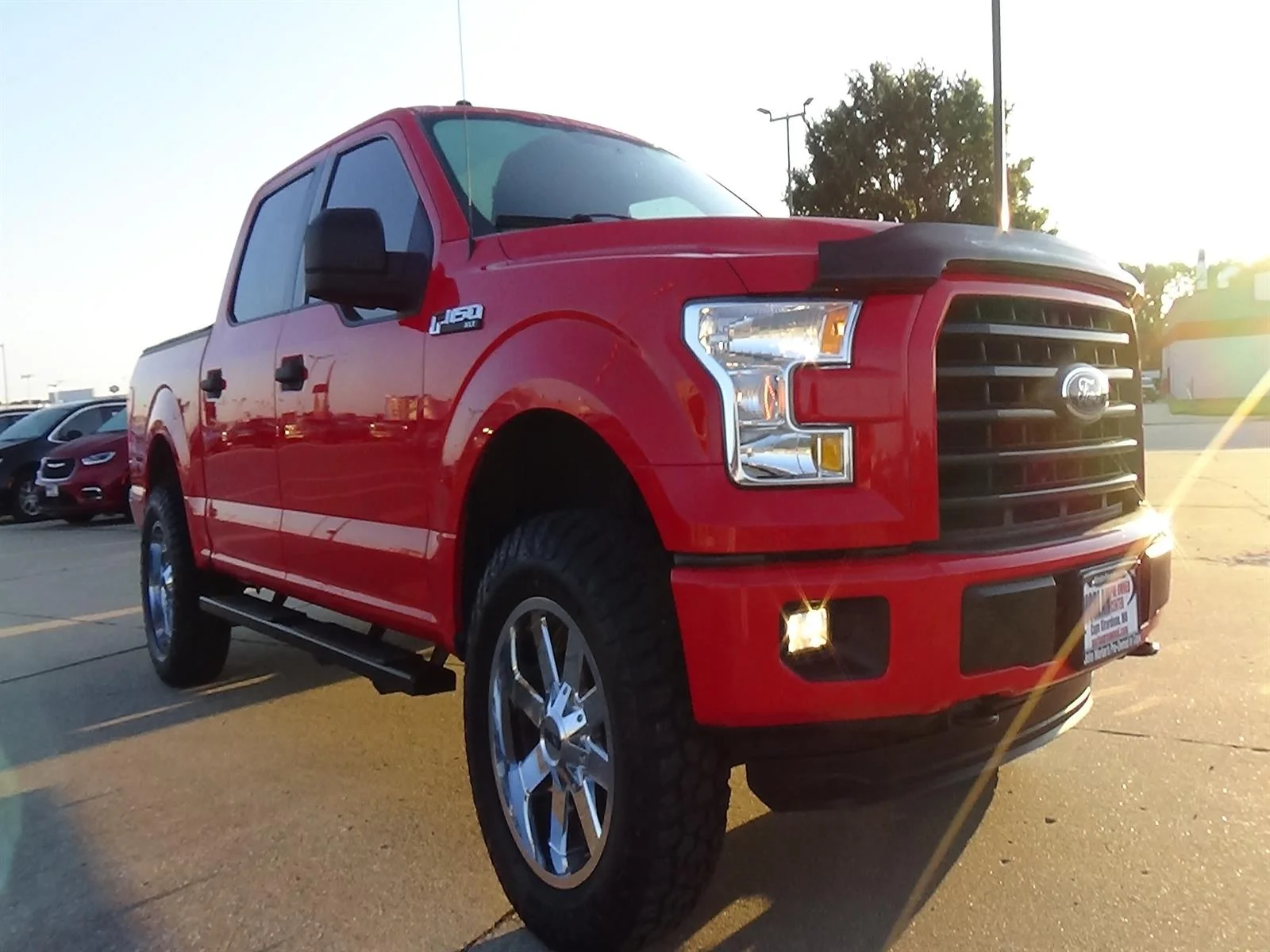 Used 2016 Race Red Ford XLT image 5