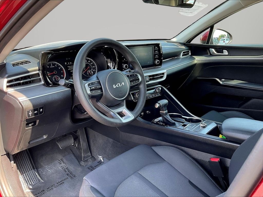 Used 2023 Red Kia LXS image 19