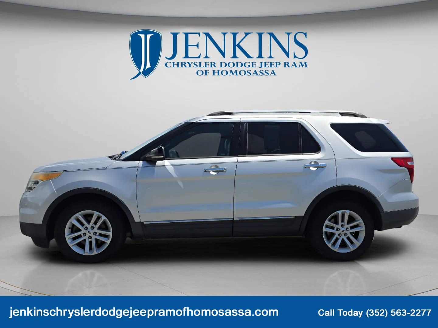 Used 2013 Ingot Silver Ford XLT image 9
