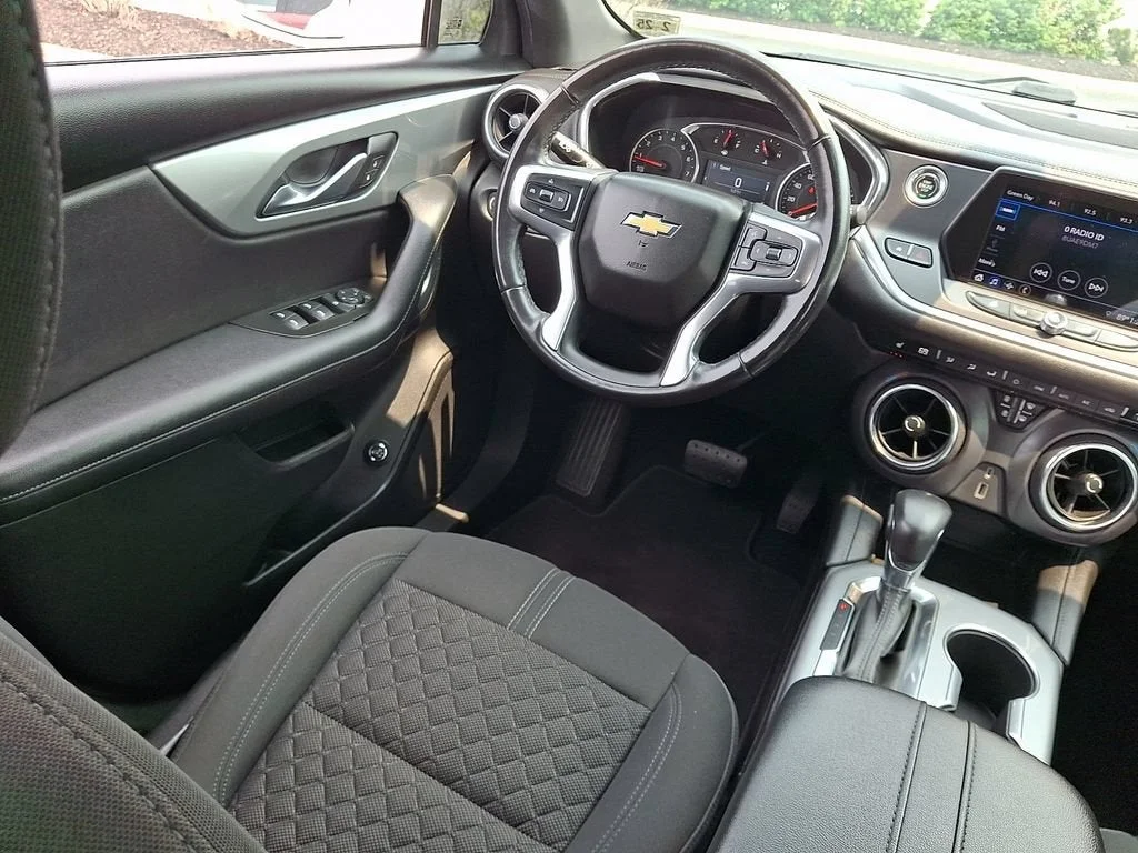 Used 2020 SUMMIT WHITE Chevrolet LT image 48