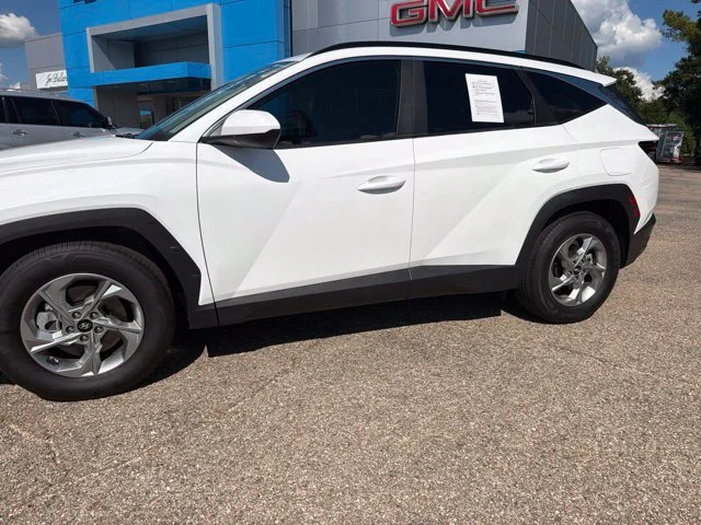 Used 2024  Hyundai SEL image 3