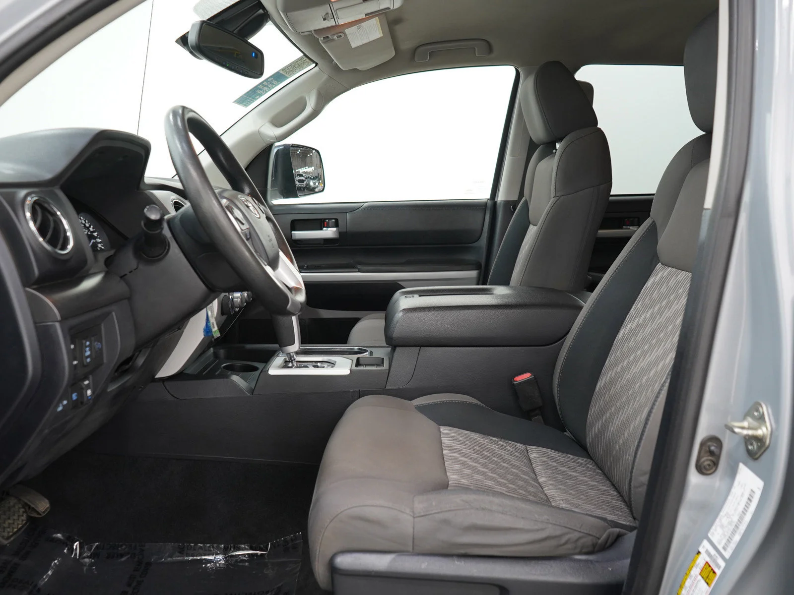 Used 2018 Cement Toyota SR5 image 24
