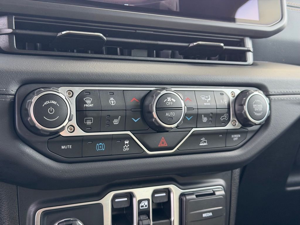 2025 Jeep Wrangler 4xe Sahara 4XE - Photo 32