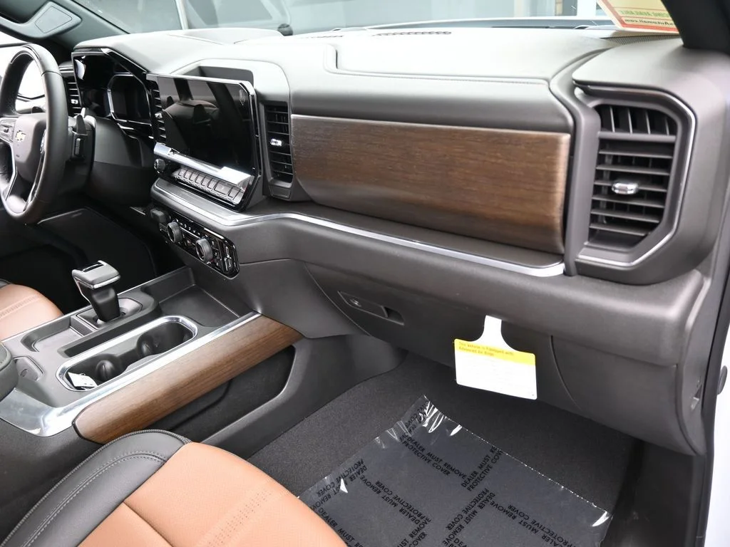 Used 2026 Summit White Chevrolet High Country image 57