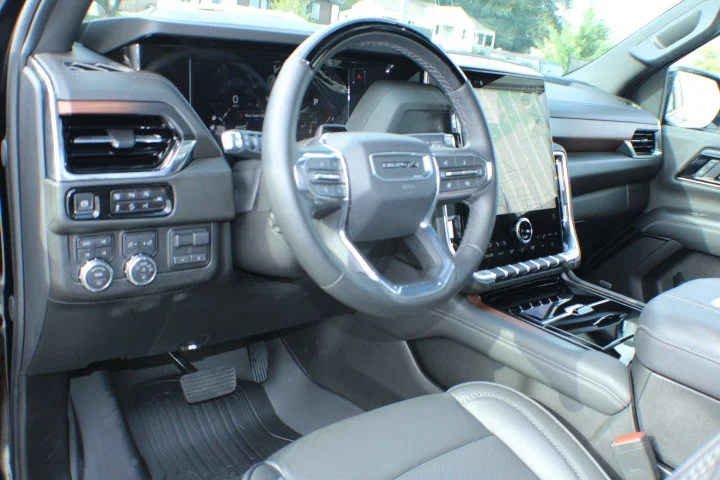 2026 GMC Yukon XL Denali - Photo 9