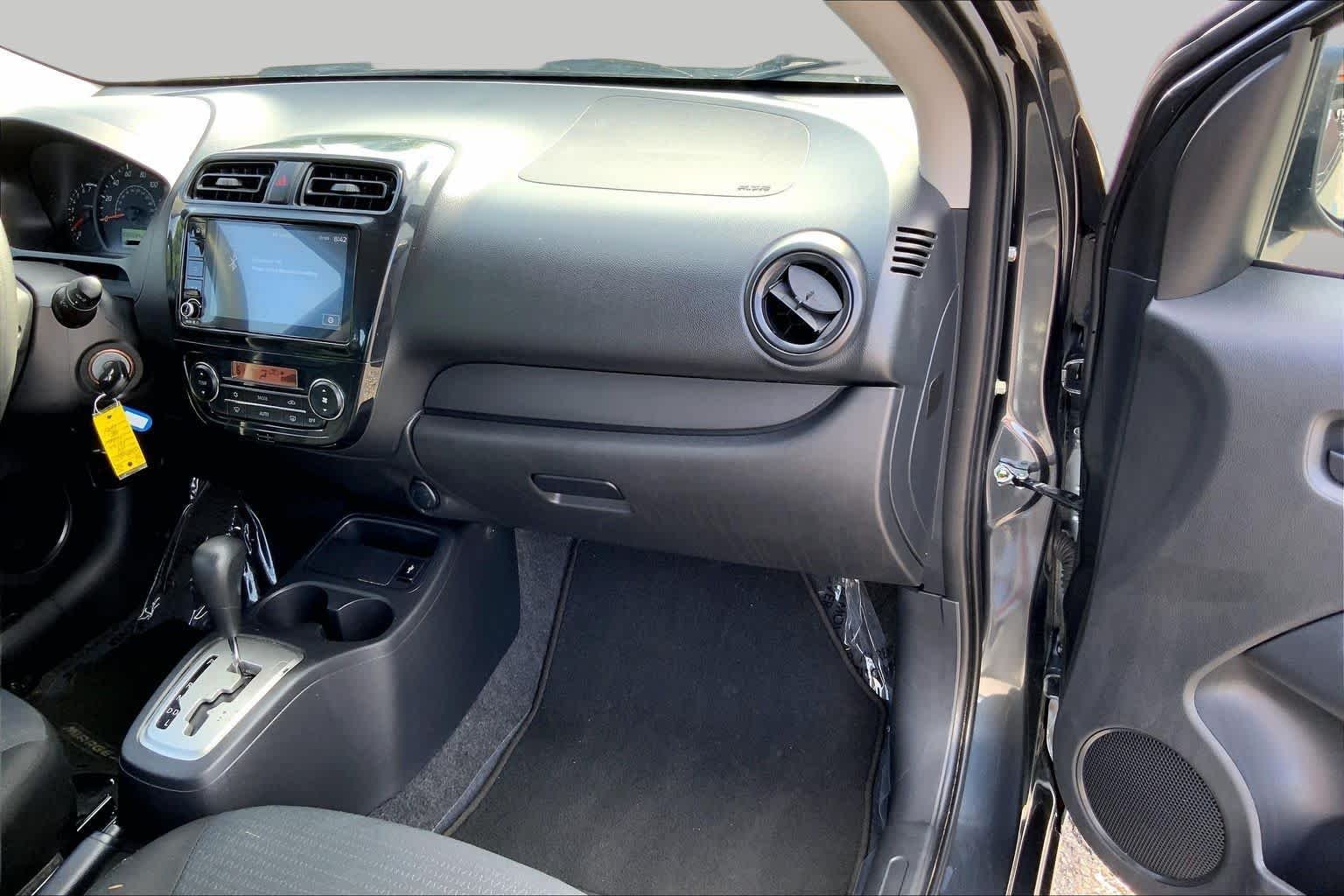 Used 2024 Graphite Gray Metallic Mitsubishi ES image 18