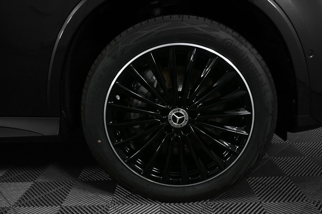 New 2026 Graphite Grey Metallic Mercedes-Benz GLC 300 image 35