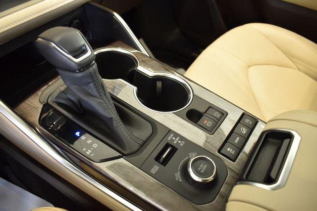 Certified Used 2020 BLIZZARD PEARL Toyota  image 24