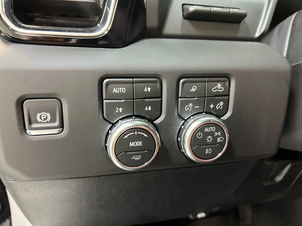 New 2026 Glacier White Tricoat GMC Denali Ultimate image 17