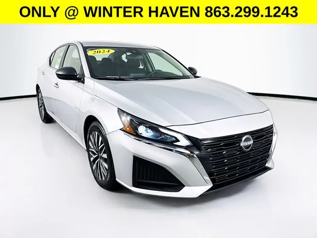 Certified Used 2024 Silver Nissan 2.5 SV image 1