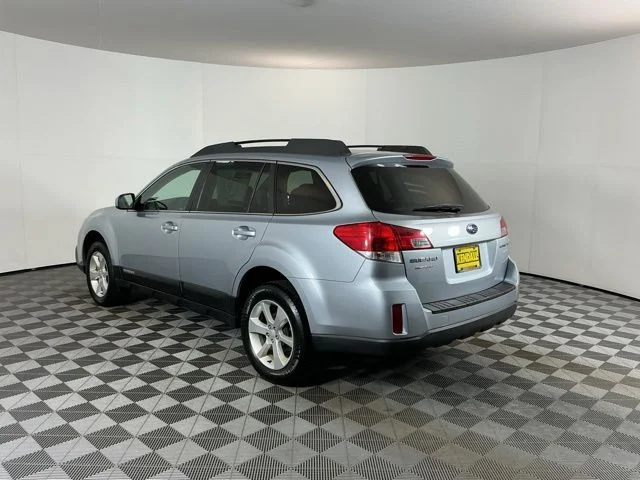 Used 2013 Silver Subaru 2.5i Premium image 7
