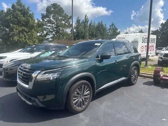 2024 Nissan Pathfinder SL