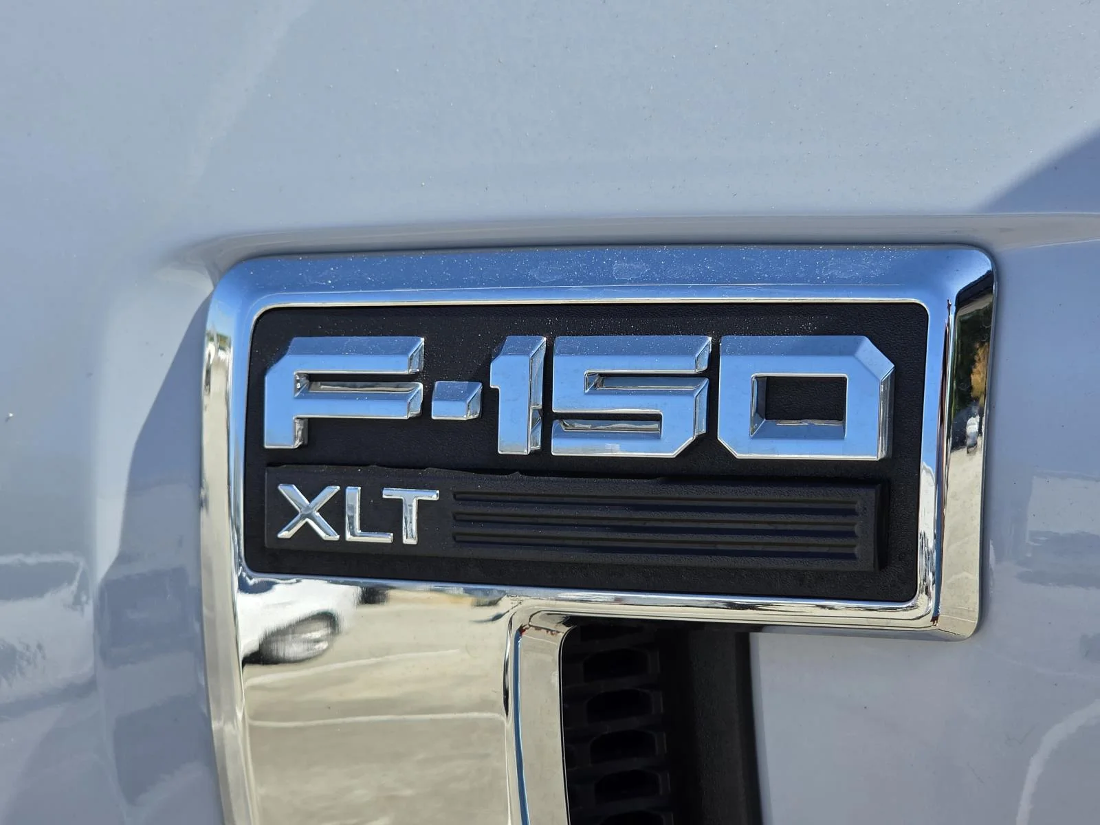 Used 2025 Oxford White Ford XLT 4WD SuperCrew 5.5