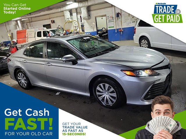 2022 Toyota Camry Hybrid LE
