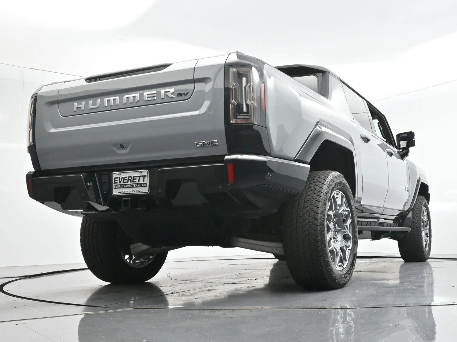 Used 2024 Meteorite Metallic (Grey) GMC 3X image 53