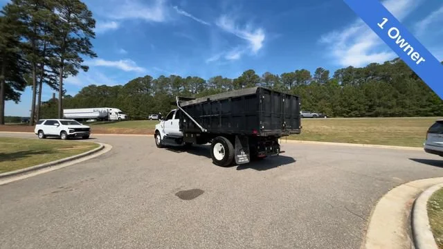 Used 2022  Ford NA image 3