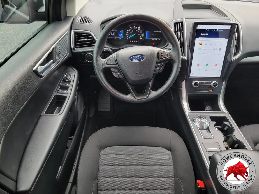 Used 2024 Black Ford SE image 18