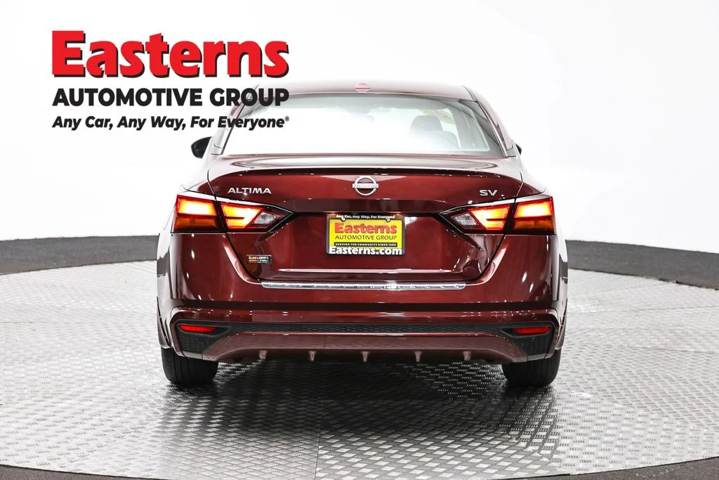 Used 2023 Red Nissan 2.5 SV image 6