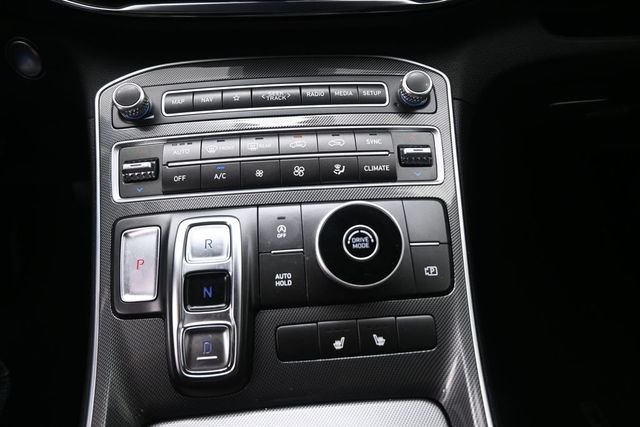 Used 2023 White Hyundai SEL image 4