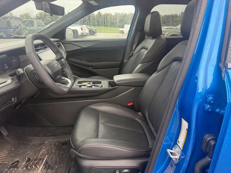 Used 2026 Blue Jeep Overland image 11