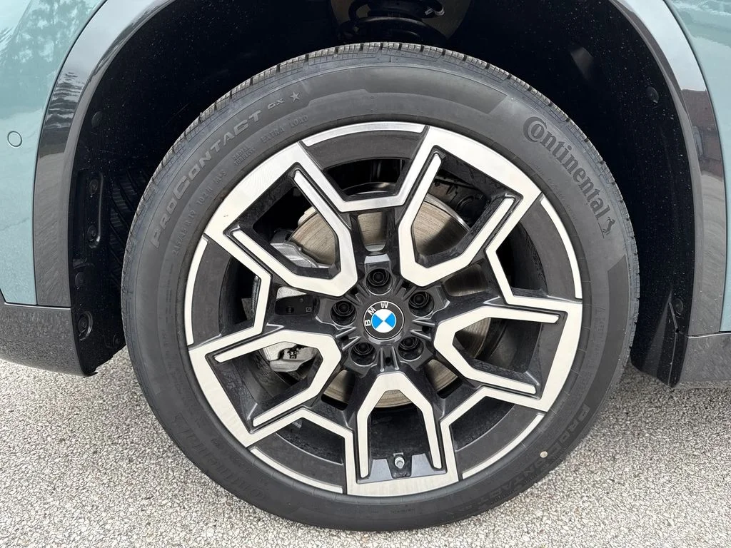 New 2026 Green BMW xDrive28i image 9