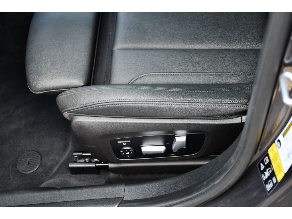 Used 2021 Mineral Gray Metallic BMW 330i xDrive image 32