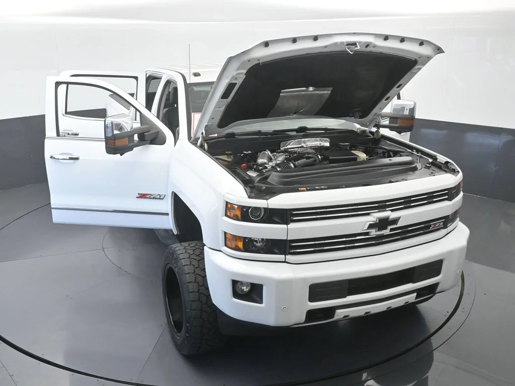 Used 2018 Summit White Chevrolet LTZ image 79