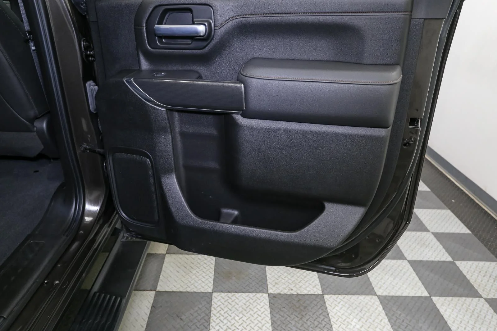 Used 2021 Brownstone Metallic GMC AT4 image 25