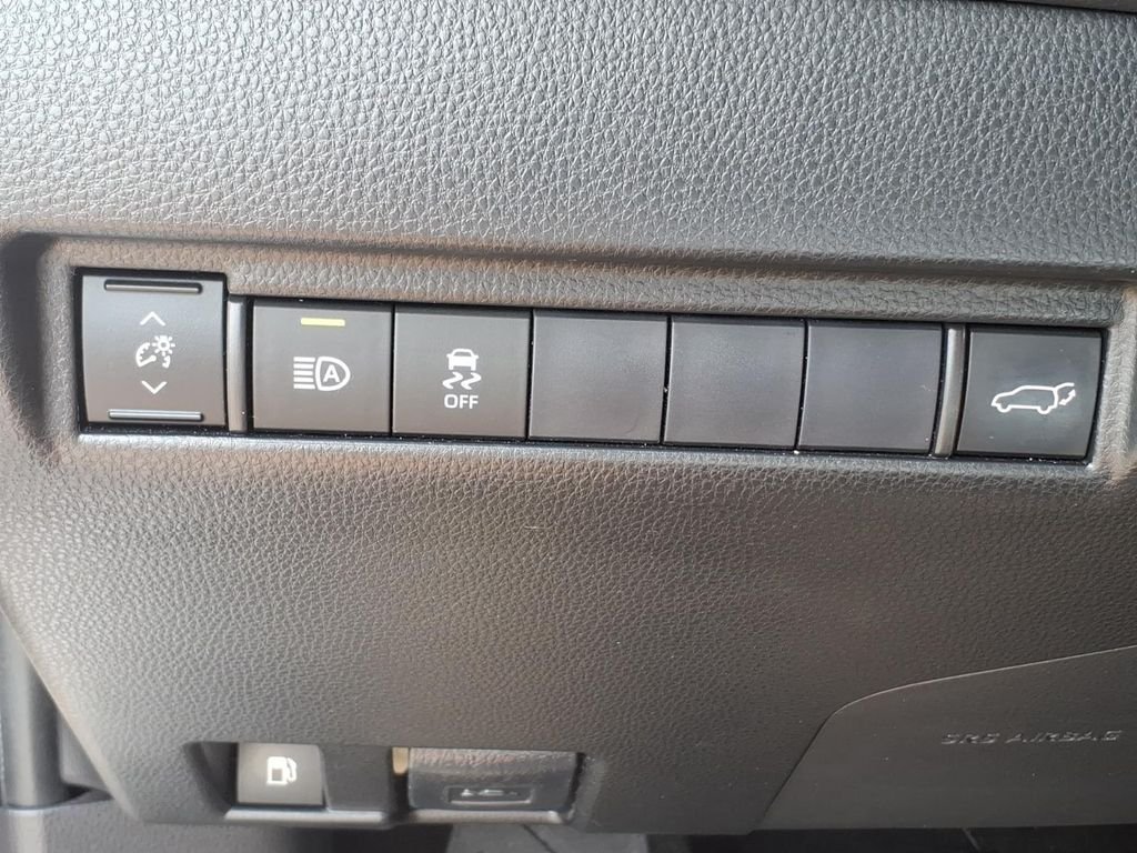 Used 2021 Silver Toyota LE image 18