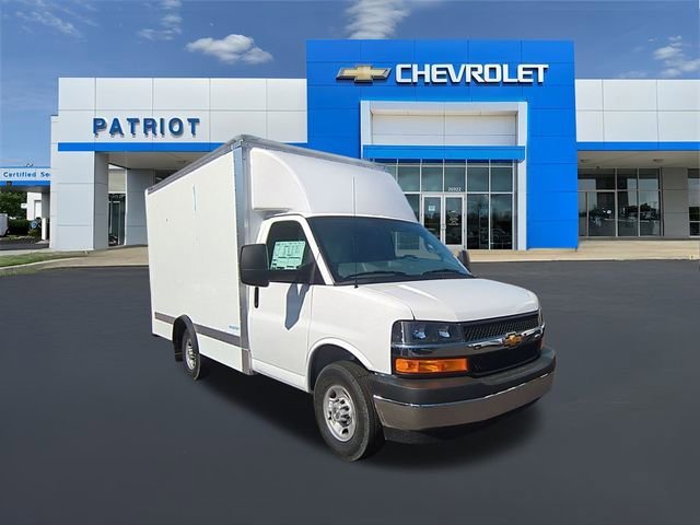 New 2025 Summit White Chevrolet 1WT image 5