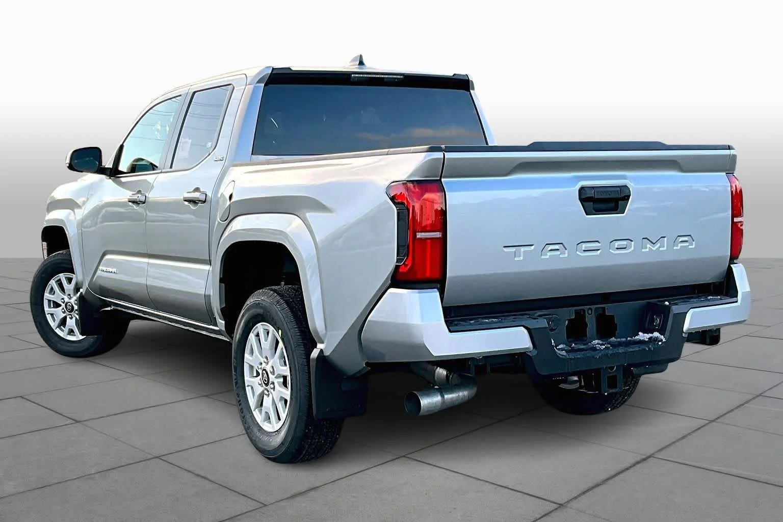 2026 Toyota Tacoma SR5 - Photo 12