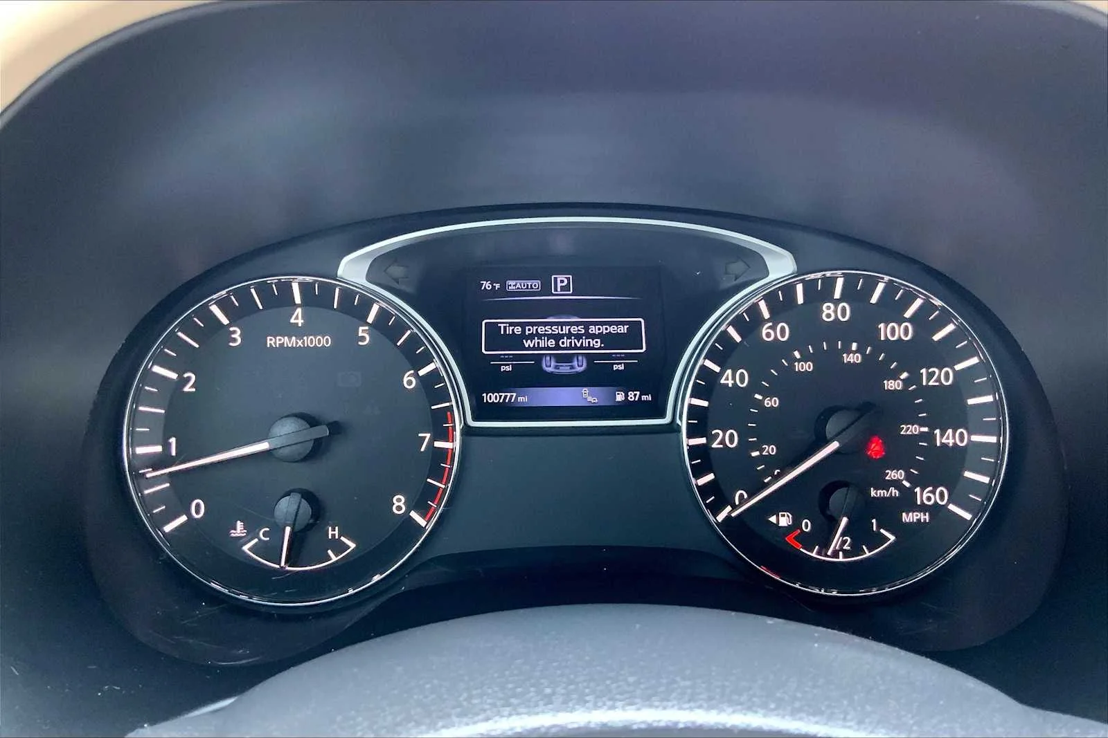 Used 2016 Pearl White Nissan SL image 25