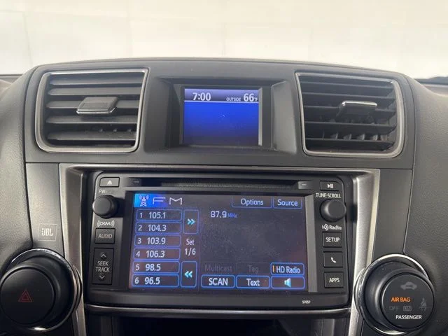 Used 2013 Black Toyota Limited image 15