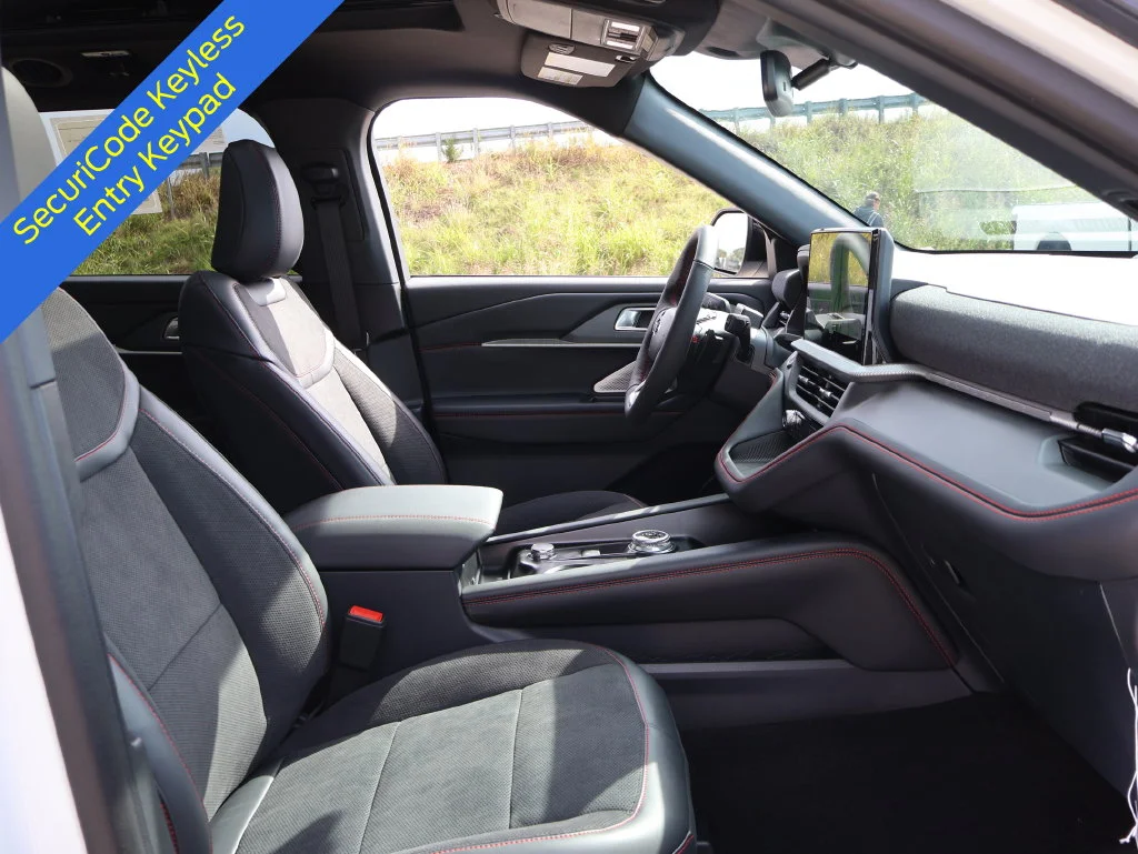 New 2027 Star White Metallic Tri-Coat Ford ST image 8