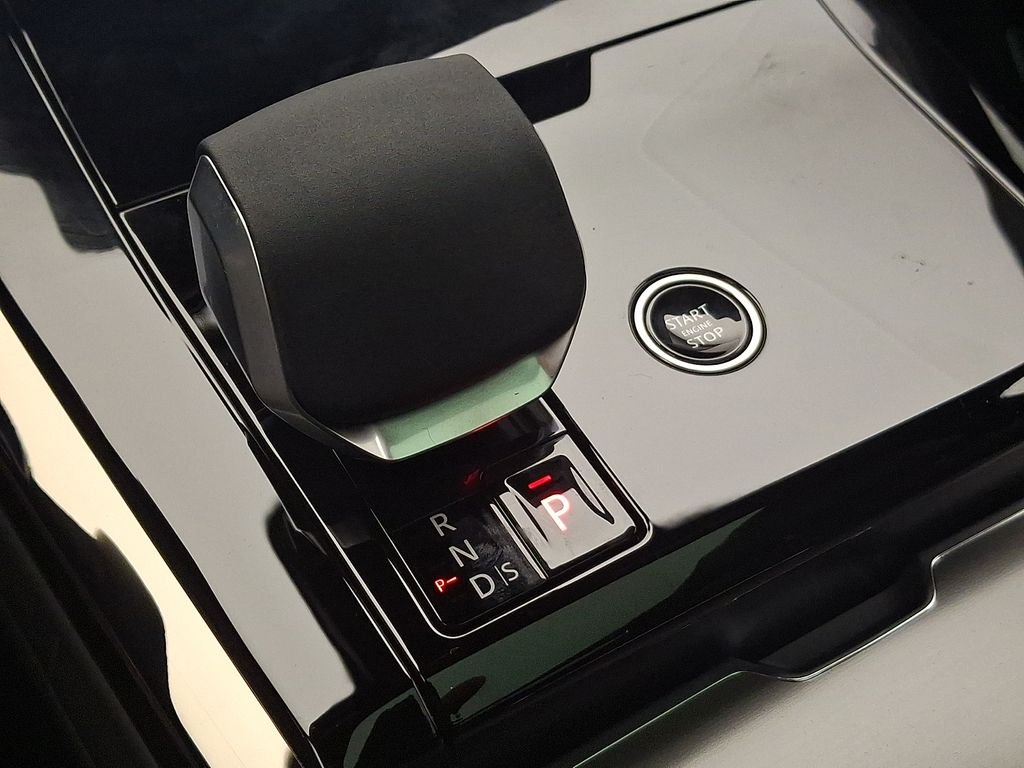 New 2027 Santorini Black Land Rover SE image 12