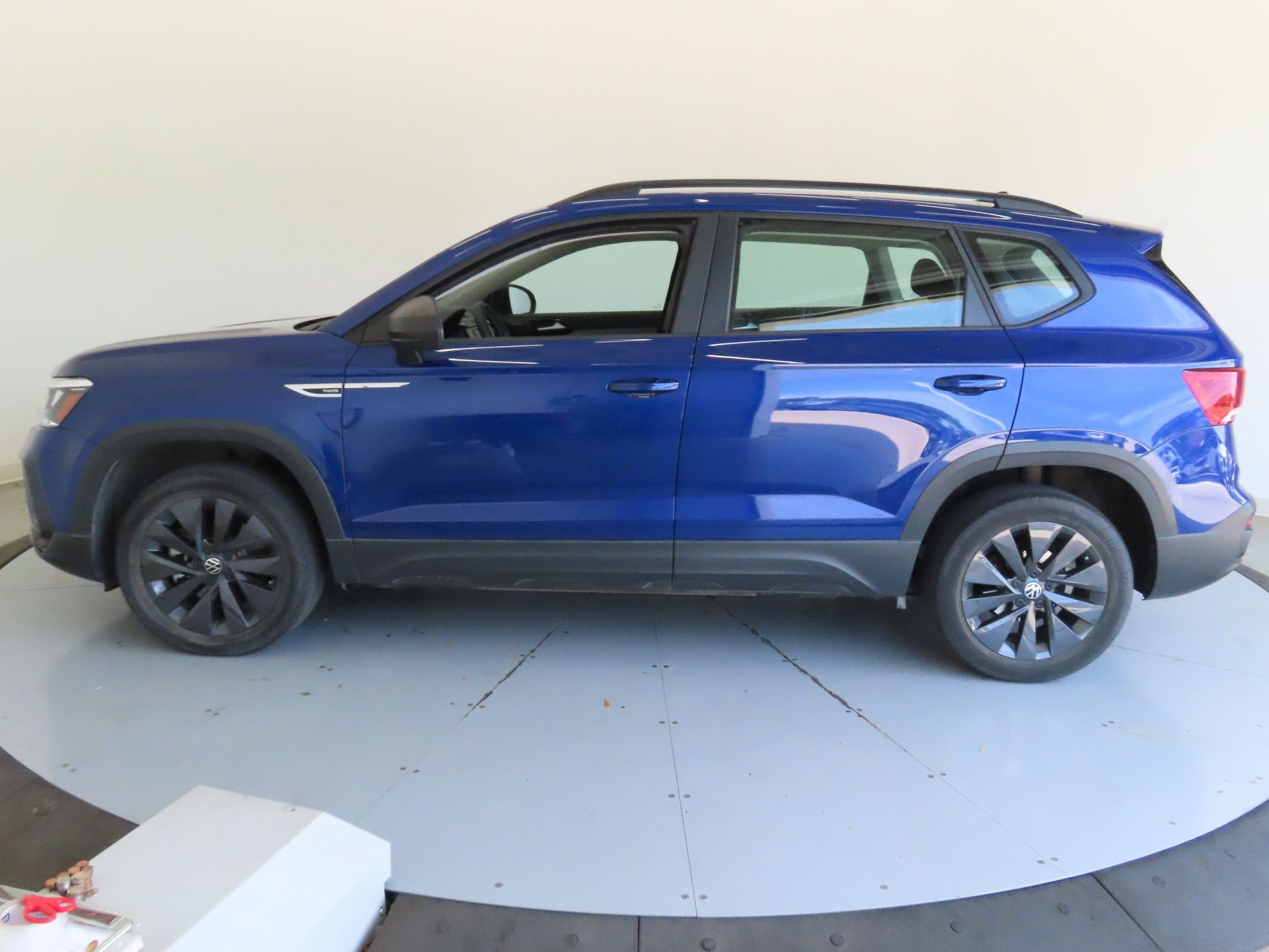 Used 2023 Blue Volkswagen 1.5T S image 6