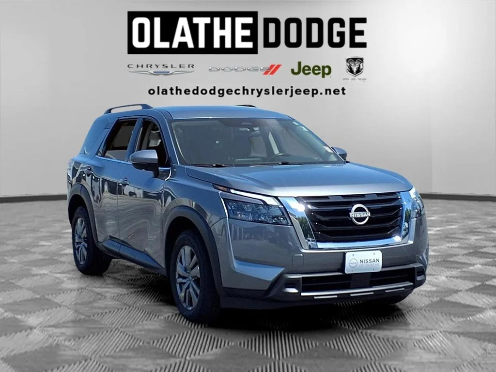 Used 2024 Gray Nissan SV image 30