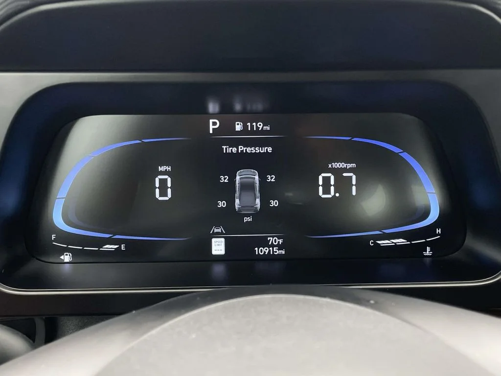 Used 2025 Amazon Gray Hyundai SEL Sport image 14