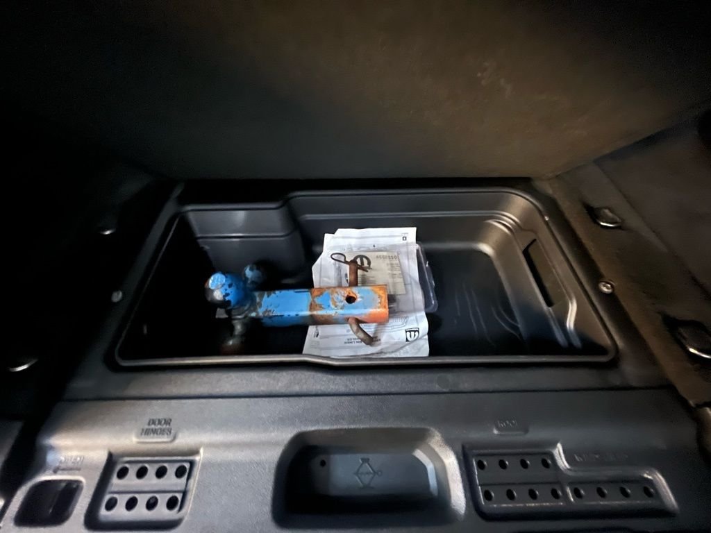 Used 2018 Gray Jeep Unlimited Sport image 30
