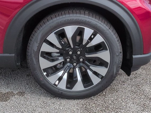 New 2027 Ruby Red Metallic Tinted Clearcoat Ford Platinum™ image 11
