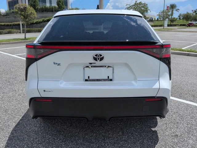 New 2026 Wind Chill Pearl Toyota XLE image 5