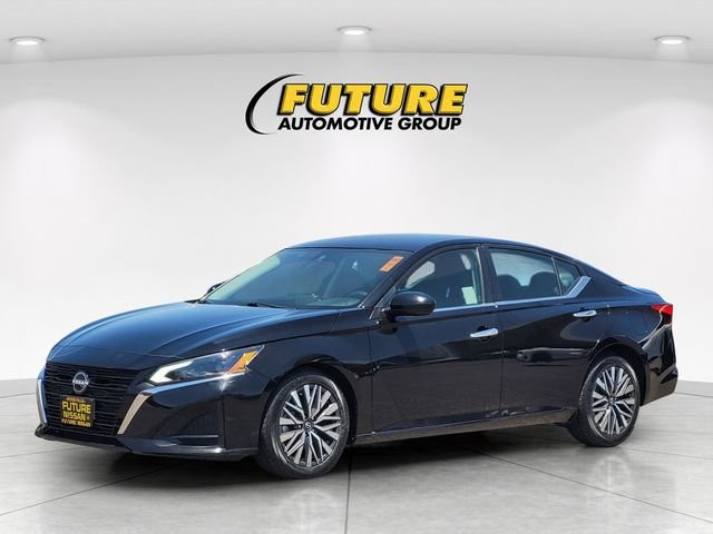 Used 2023 Black Nissan 2.5 SV image 5