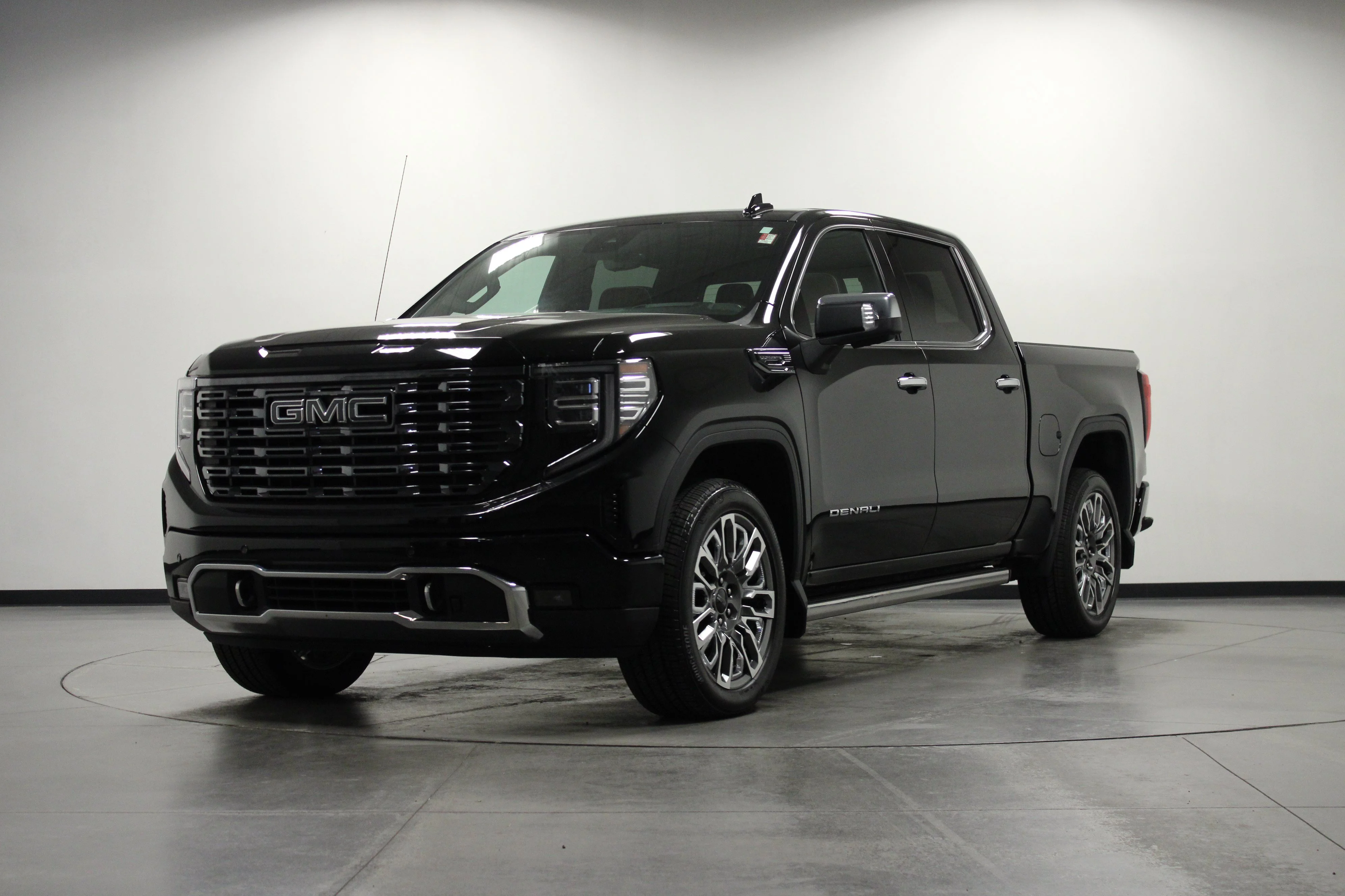 Used 2026 Onyx Black GMC Denali Ultimate image 8