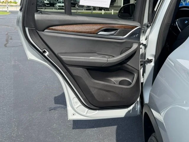 Used 2021 Silver BMW xDrive30i image 20