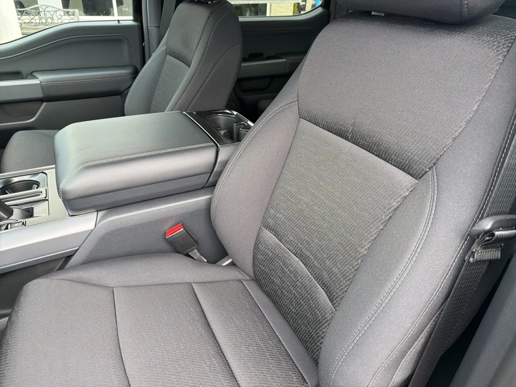 New 2026 Agate Black Metallic Ford XLT image 10