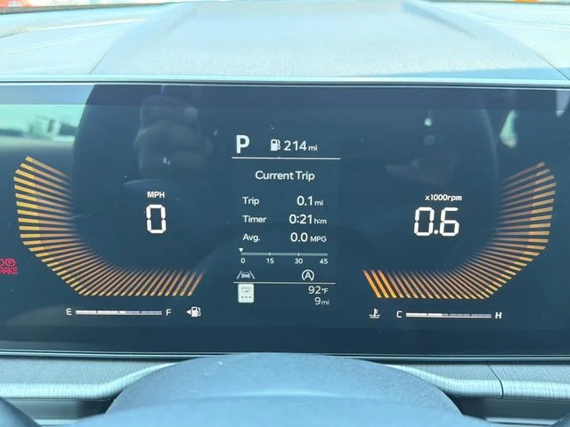 New 2027 Glacial White Pearl / Black Ro Kia X-Line image 11