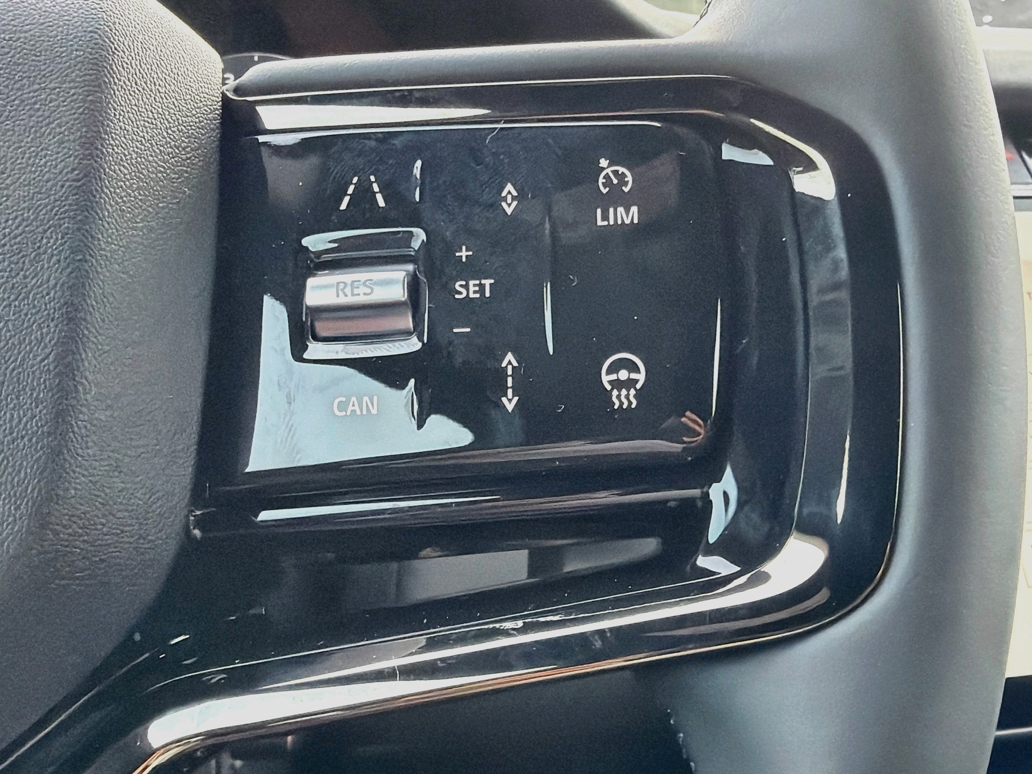 New 2026 Santorini Black LAND ROVER  image 37