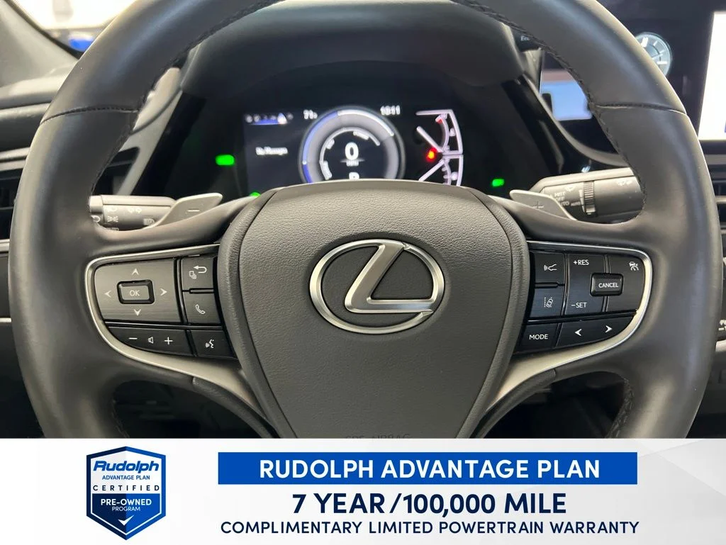 Used 2025 White Lexus 300h image 41