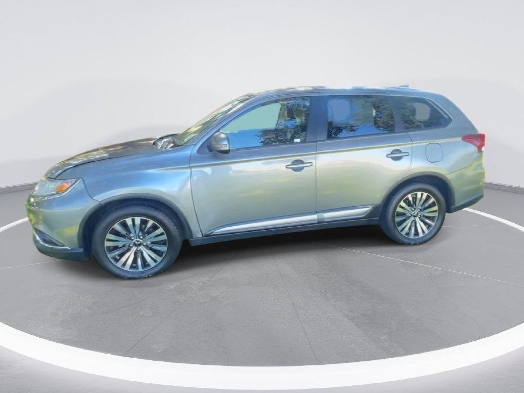 Used 2020  Mitsubishi SE image 5