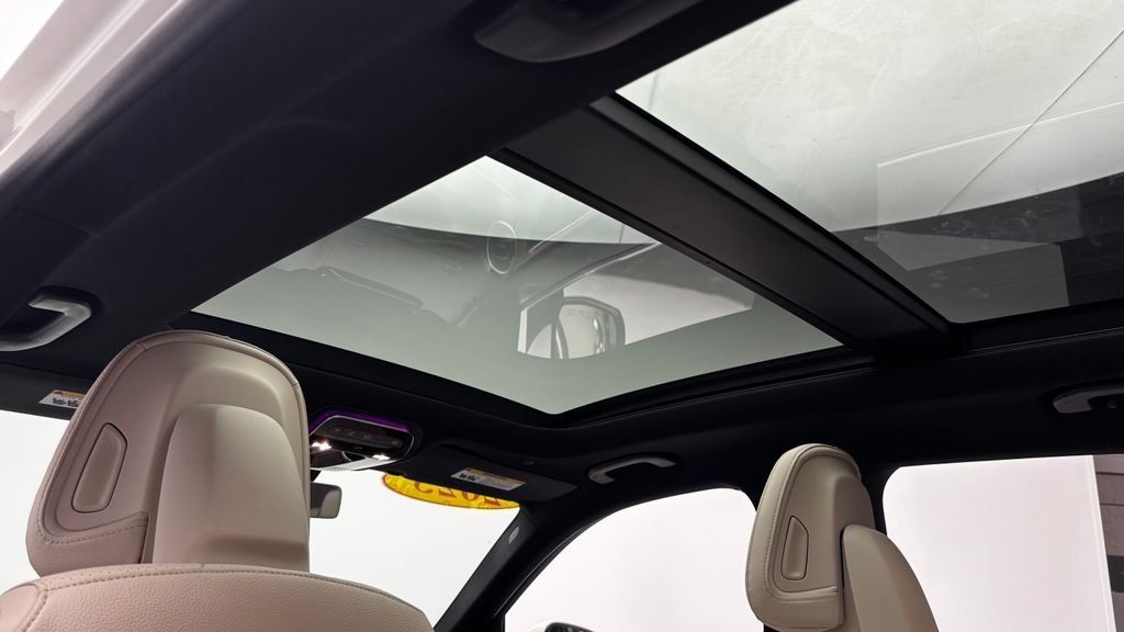 Used 2025 White Mercedes-Benz GLC 300 image 50